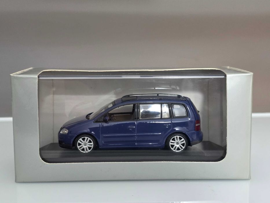 Macheta Auto 1/43 Minichamps Dealer Edition VW Volkswagen Touran