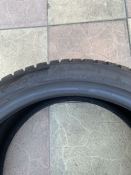 cauciucuri iarnă Hankook Winter i*Cept evo3 225/40 R18 – stare foarte bună