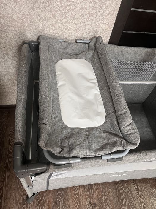 Кроватка - манеж