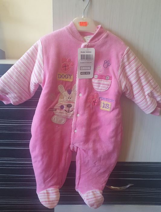 Размер 68 см. подходящ за бебе на 6м