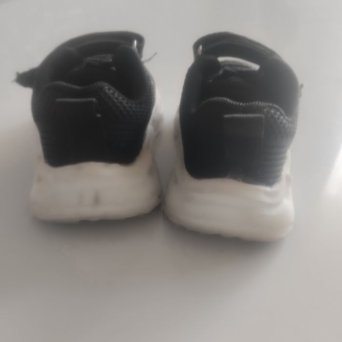 Кроссовки для детей