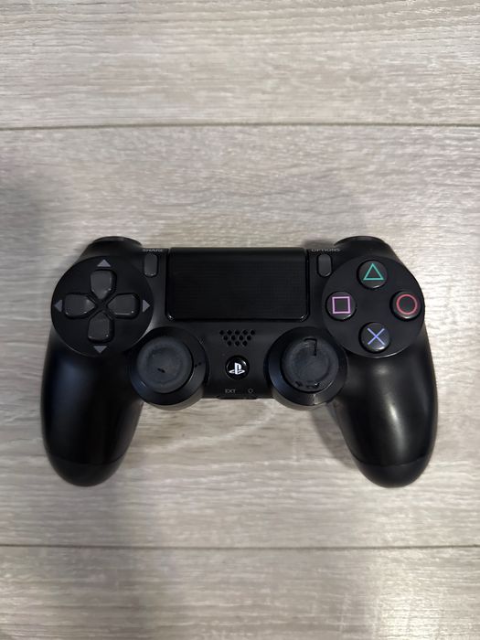 Vând controler perfect funcțional de ps4