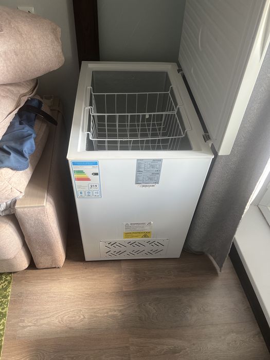Мооозильный ларь DEXP CF-D200CMG