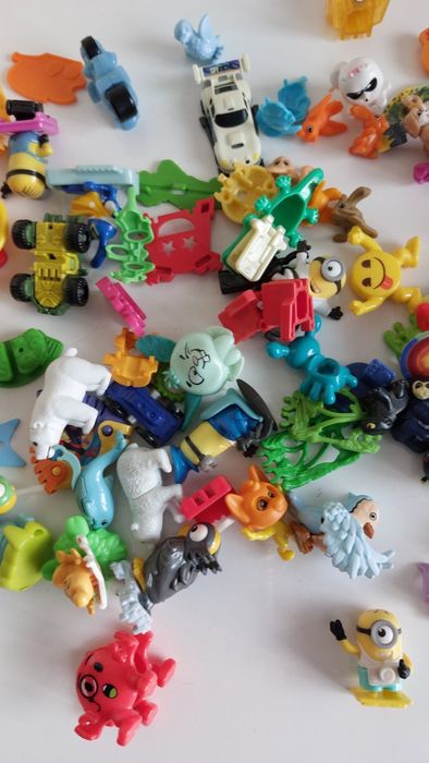 Играчки от шоколадови яйца