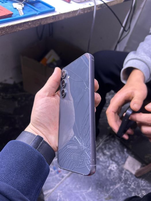 Продам Samsung s23fe