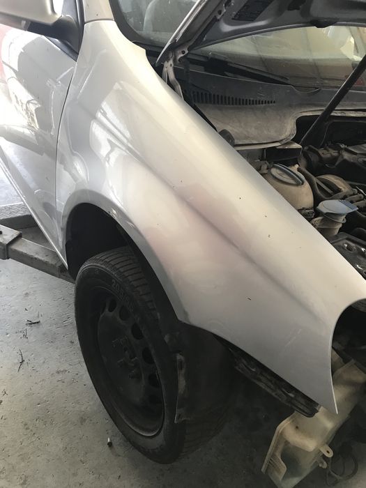 Aripa ST/DR Volkswagen Golf 5 Break/Variant (cu mici defecte )