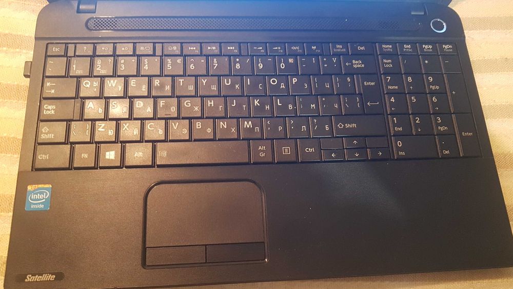 Евтин лаптоп, подходящ за Интернет и ежедневна работа с документи