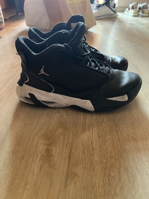 adidasi baschet jordan