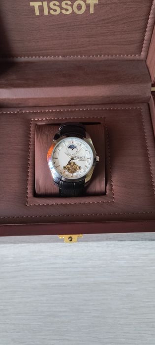 Продам часы наручные оригинальные