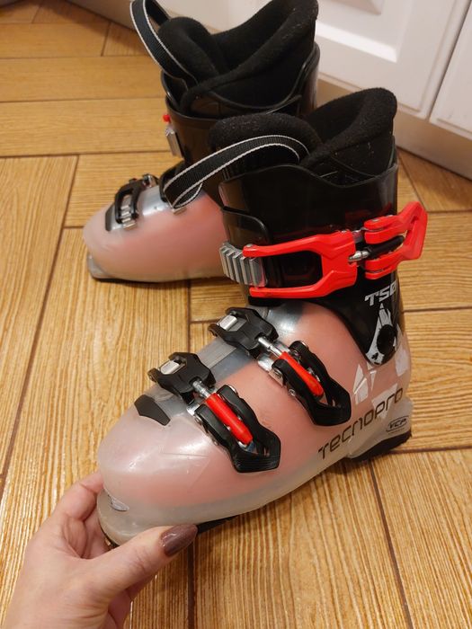 Clapari Tecno pro 210-215. Potrivit pt marime 33.