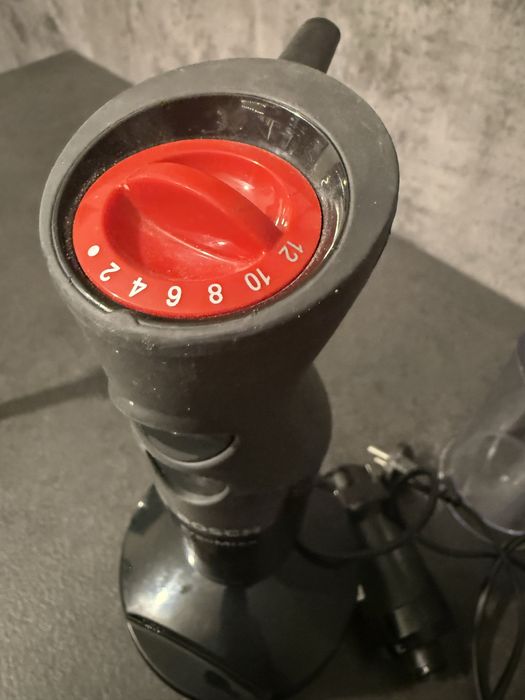 Mixer vertical Bosch 1000W + vidat