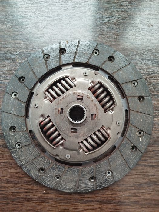 Продам диск сцепления на Пассат б3, двигатель 2е .