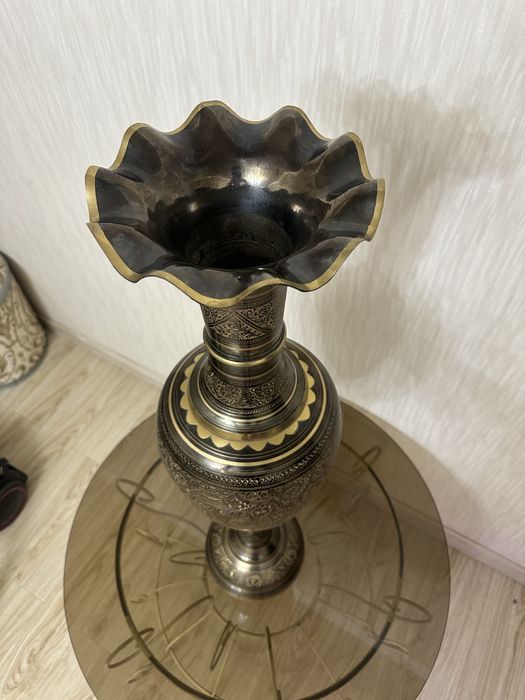 Latunniy vaza Indiyskiy