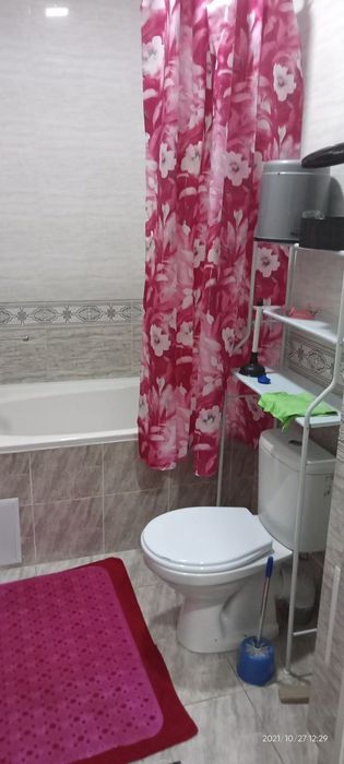 Сдается 1  ком.кв. на 1 ом этажев 3х этажного дома возле круга рохат