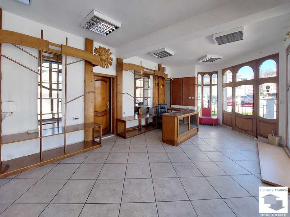 120328 ЕКСКЛУЗИВЕН! Самостоятелна къща с магазин , в гр. Г. Оряховица