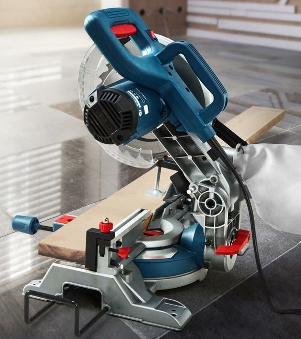 Торцовочная пила Bosch GCM 216 Professional