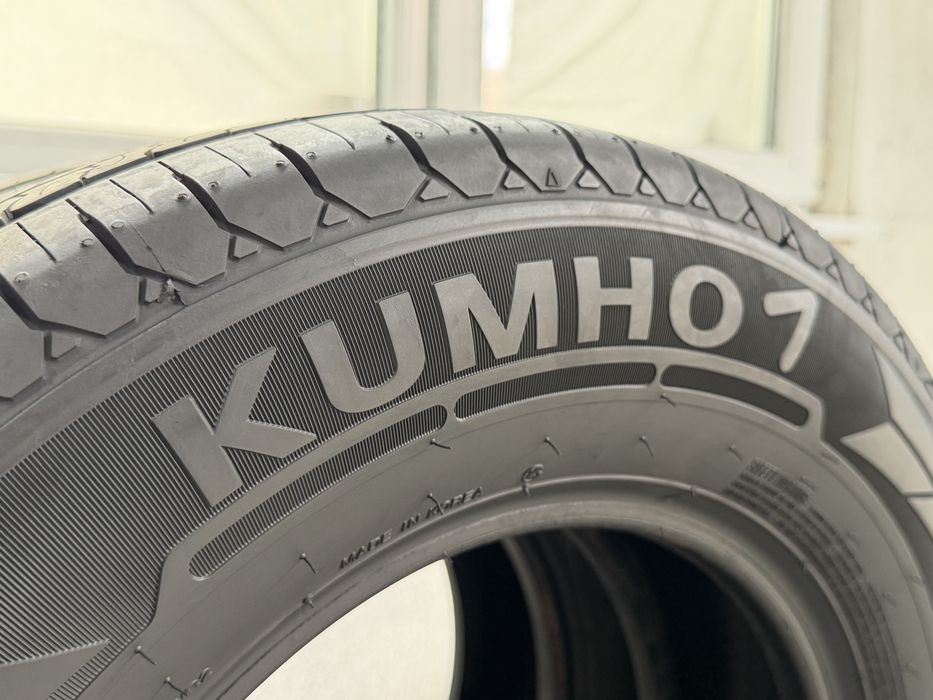 185/75/14 C Kumho 2Броя: 110€ 10мм Като Нови!