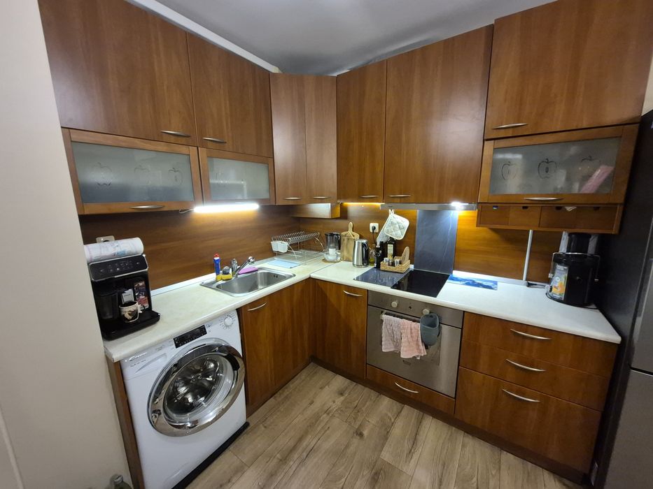Кухня! Кухненска мебел с размери 190см/230см H-255см Цена: 450Евро