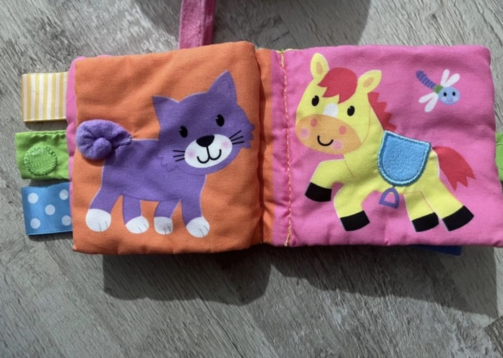 Lot jucarii si plusuri pentru bebelusi