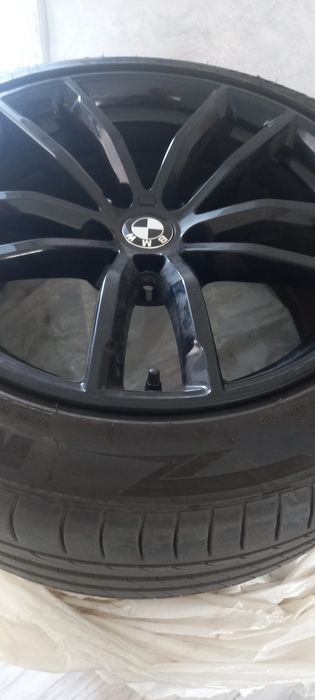 Vand un set de genti cu cauciucuri de la bmw seria 5 paket M2017