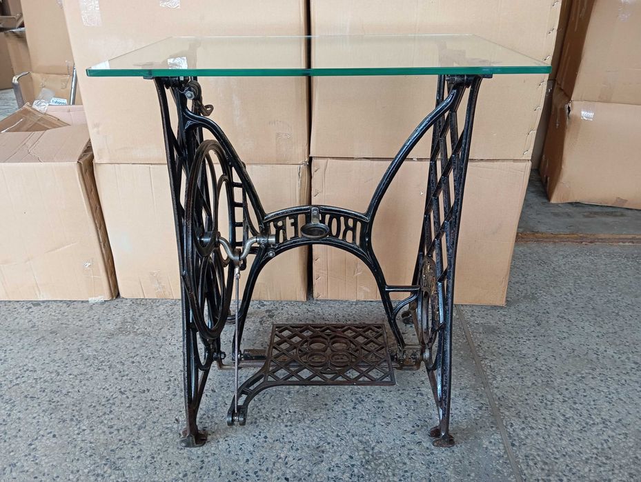 Маса от крака от шевна машина