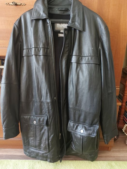 Продавам мъжка шуба от естествена кожа и подарък каскет