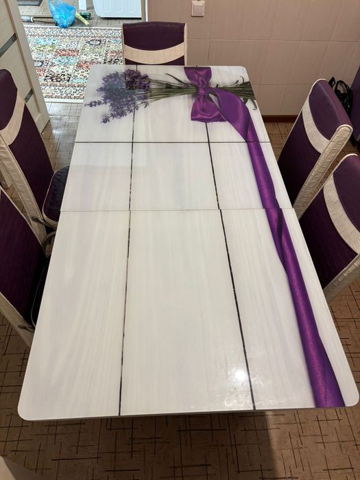 Кухонный стол со стульями