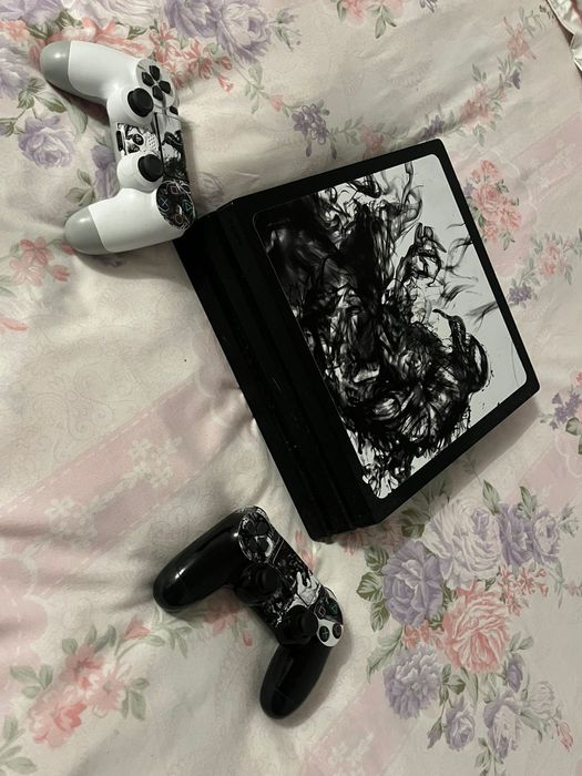 Продам PS4 Slim 1ТБ