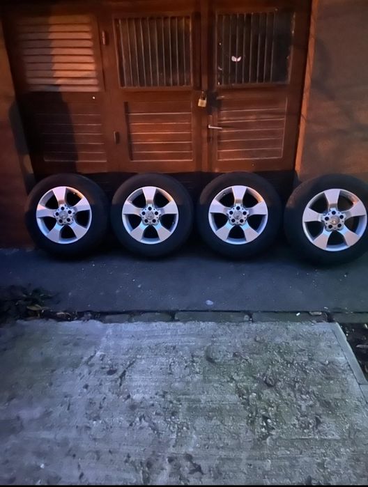 Set 4 jante cu cauciucuri iarna  Pirelli GLK 220 CDI  235/ 60 R17