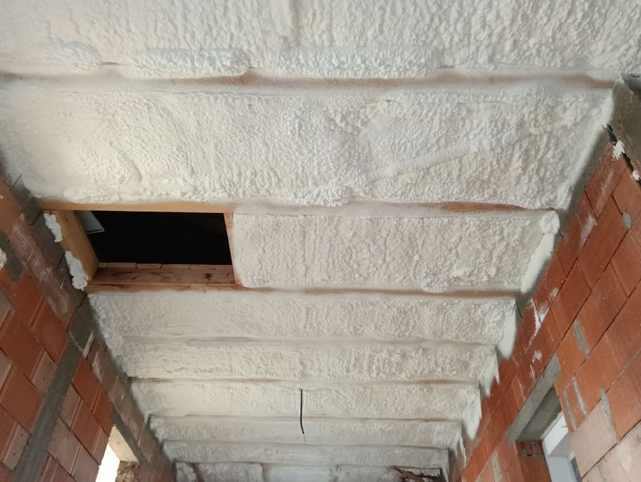 Izolație cu spumă poliuretanica
