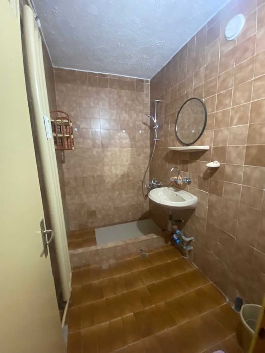 Дава се под наем Тристаен апартамент в София, Център - 88 кв.м за 664.68 € - Снимка #9