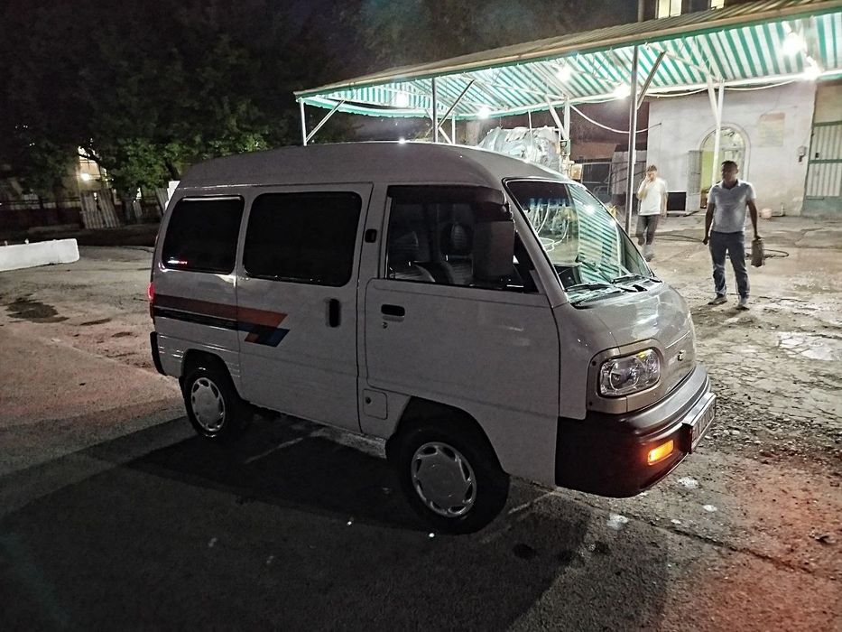 Damas moshinasi sotiladi