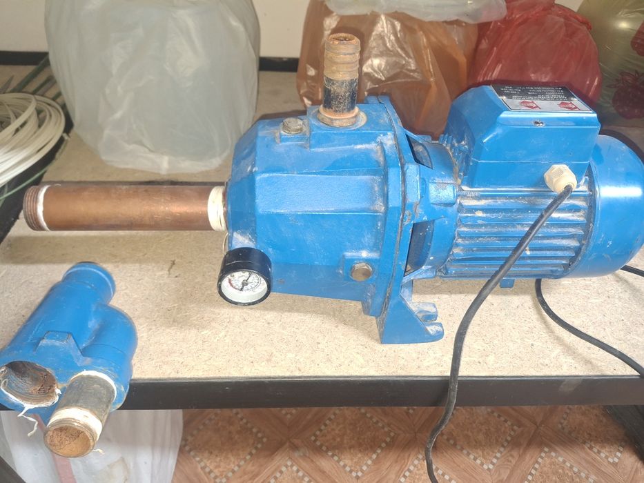 Насос водяной ...