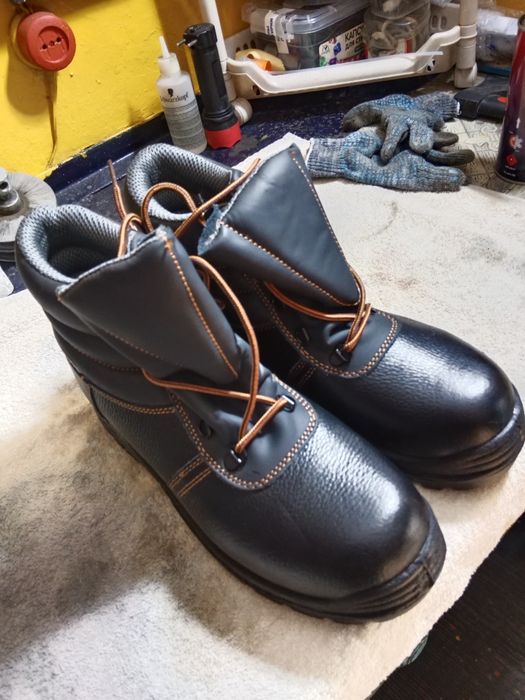 Продам ботинки летние 43 размер