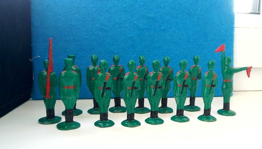 солдатики СССР оловянные 1960хгодов 14штук