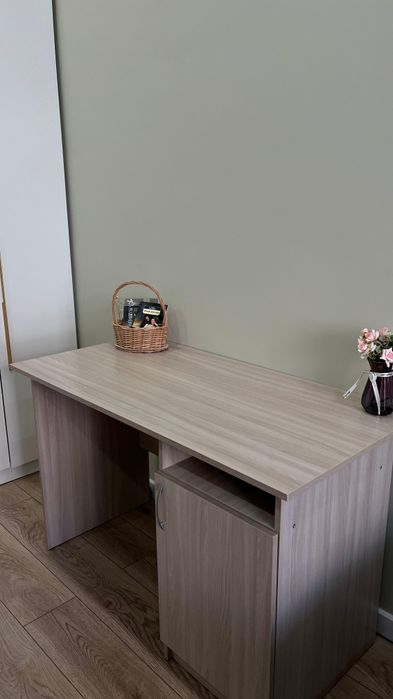 Продам стол новый.