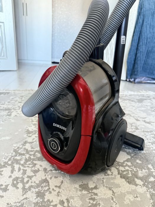 Пылесос в рабочем состояний