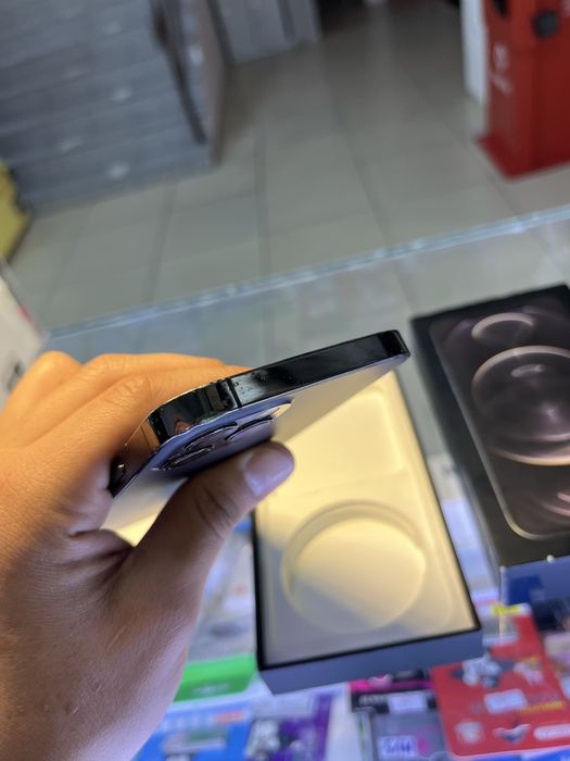 айфон 12 про с минусом