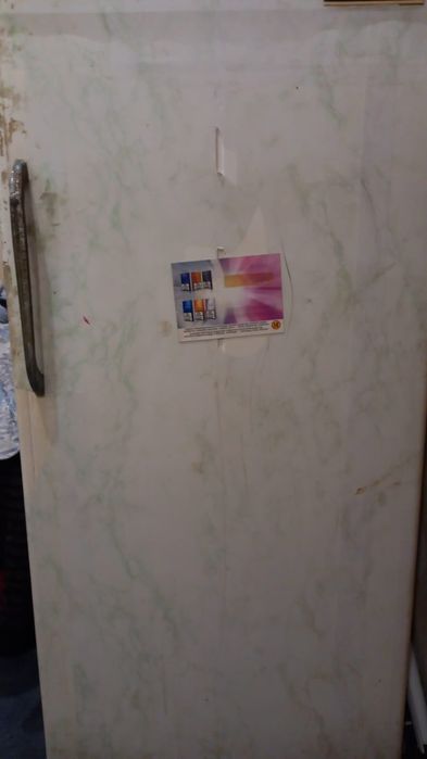 Продам рабочий холодильник