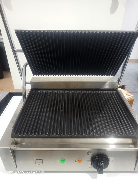 Contact grill, sandwich-maker, grill