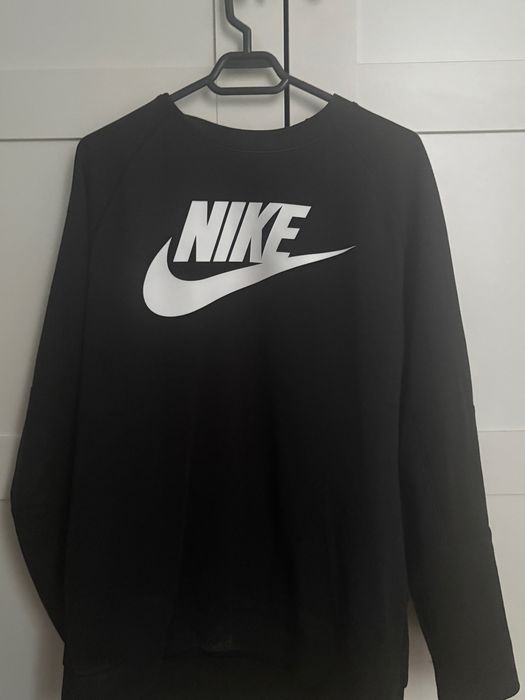 Vand Bluza Nike cu maneca lunga