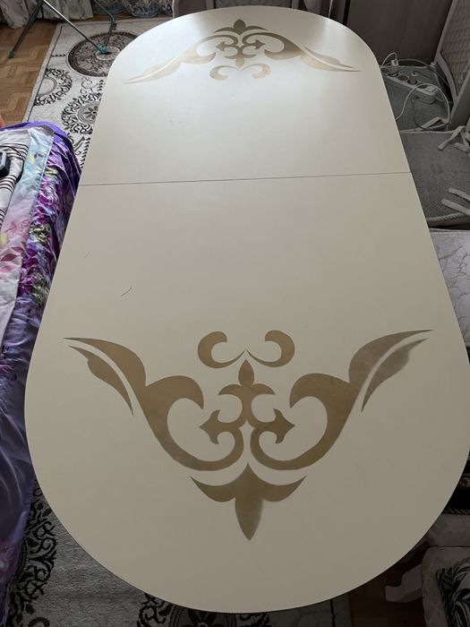 Продается мебель,стол  и диван