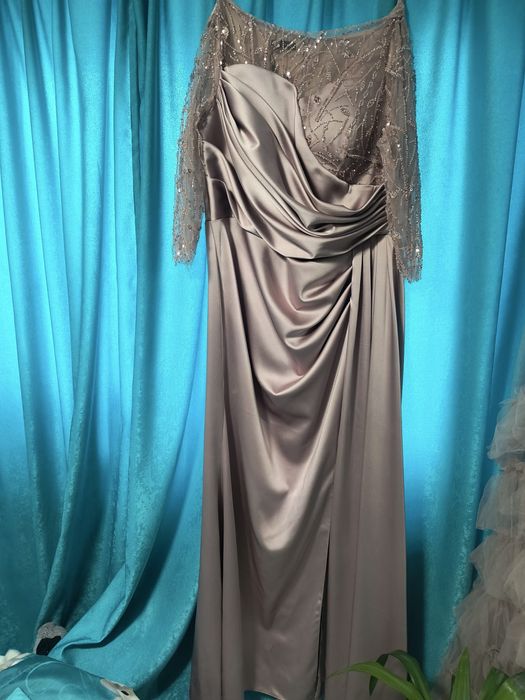 Vand rochie de ocazie