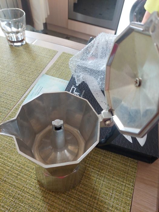 Кофеварка 3000 тг