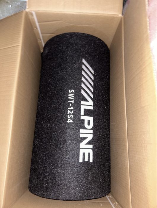 Subwoofer Alpine SWT-12S4 + Amplificator Alpine - Bass puternic, stare foarte bună