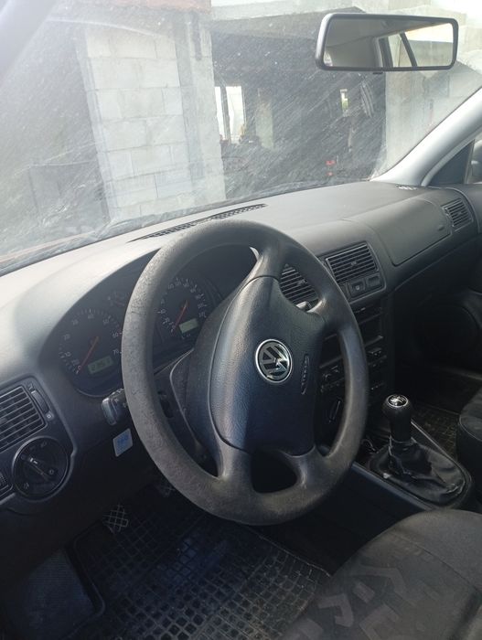 Golf 1.4 75hp Цяла
