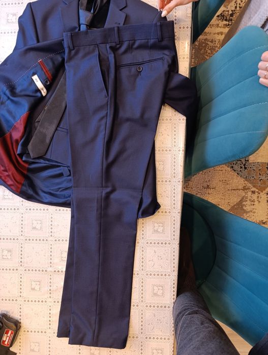 Костюм, тройка + галстук