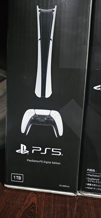 PS5 Digital Edition 本体 CFI-2000 B01