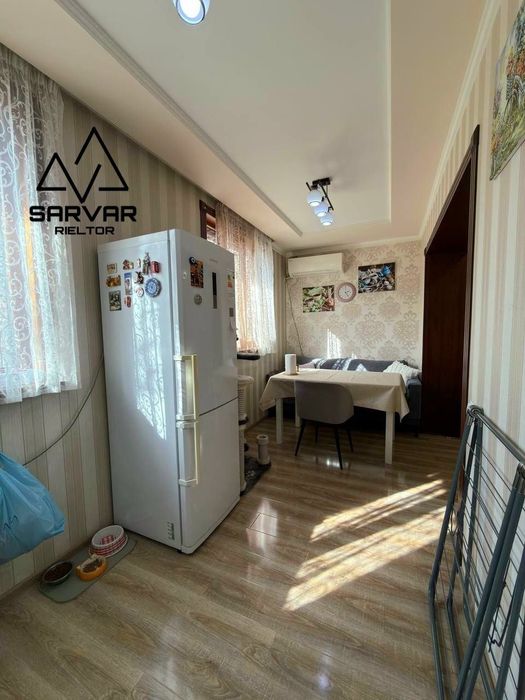 Продам  квартиру на Максима Горького бий