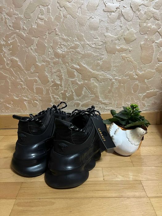 Versace Chain Reaction